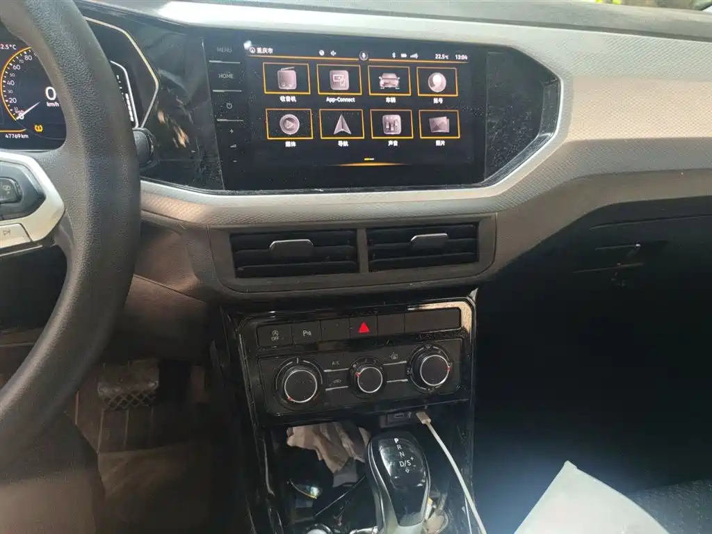 Volkswagen Tanying 2021 1.5L Automatic Smart Connect Edition фото 10