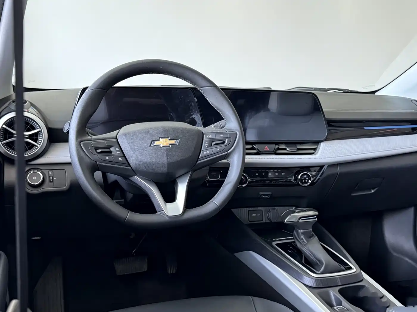 Chevrolet Monza 2023 1.5L Dual-Clutch Enjoyment Edition фото 17