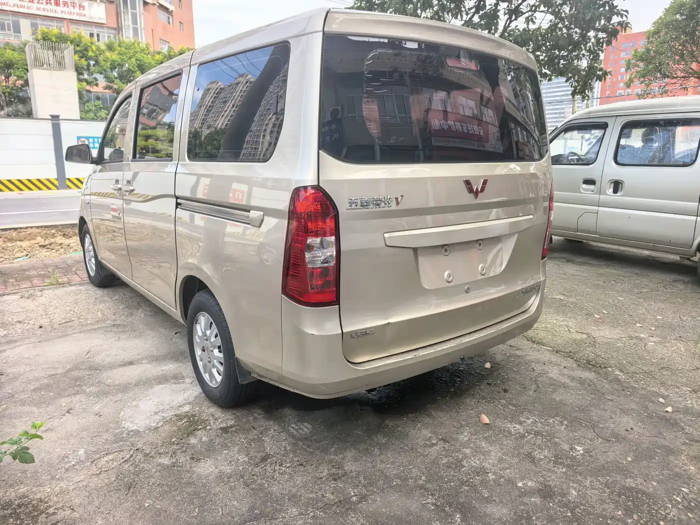 Wuling Motors Wuling Rongguang V 2019 2018 1.5L Standard