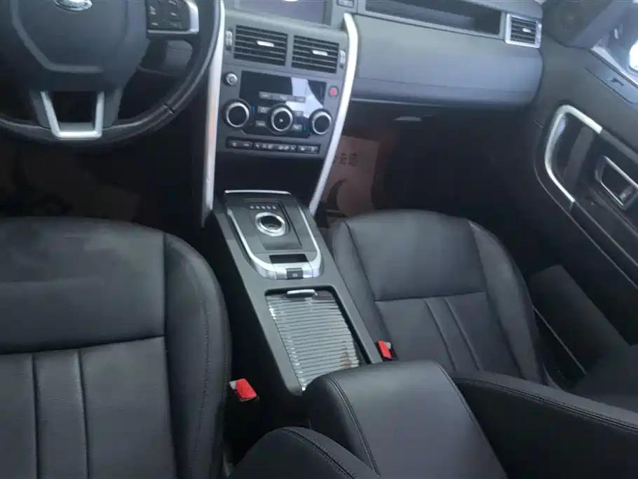 Land Rover Discovery Sport 2018 240PS SE Edition фото 15