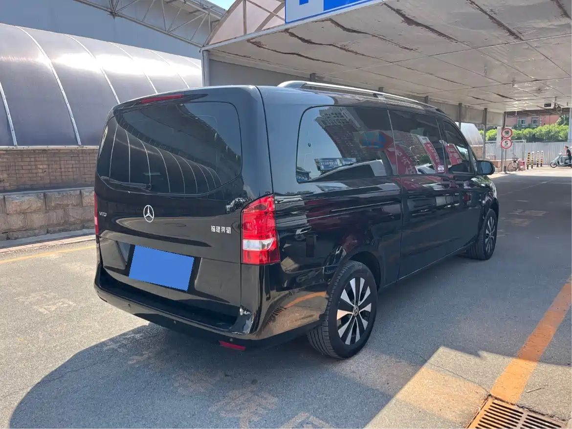 Mercedes-Benz Vito 2024 2.0T Business 7-Seater фото 4