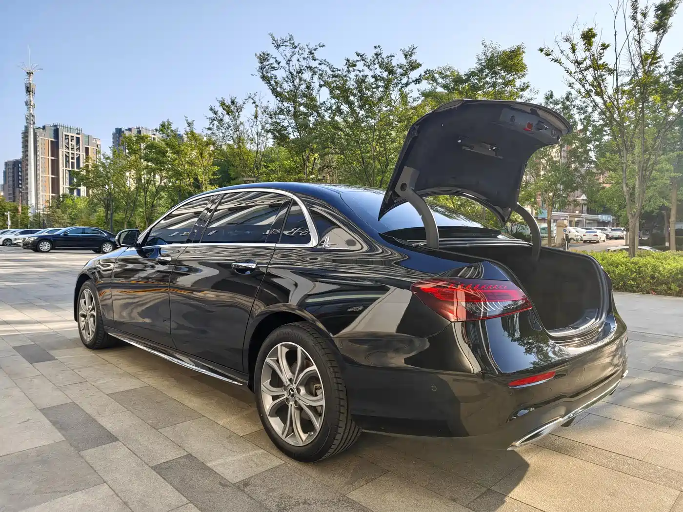 Mercedes-Benz E-Class 2022 Model Facelift III E 300 L Sport Fashion фото 16