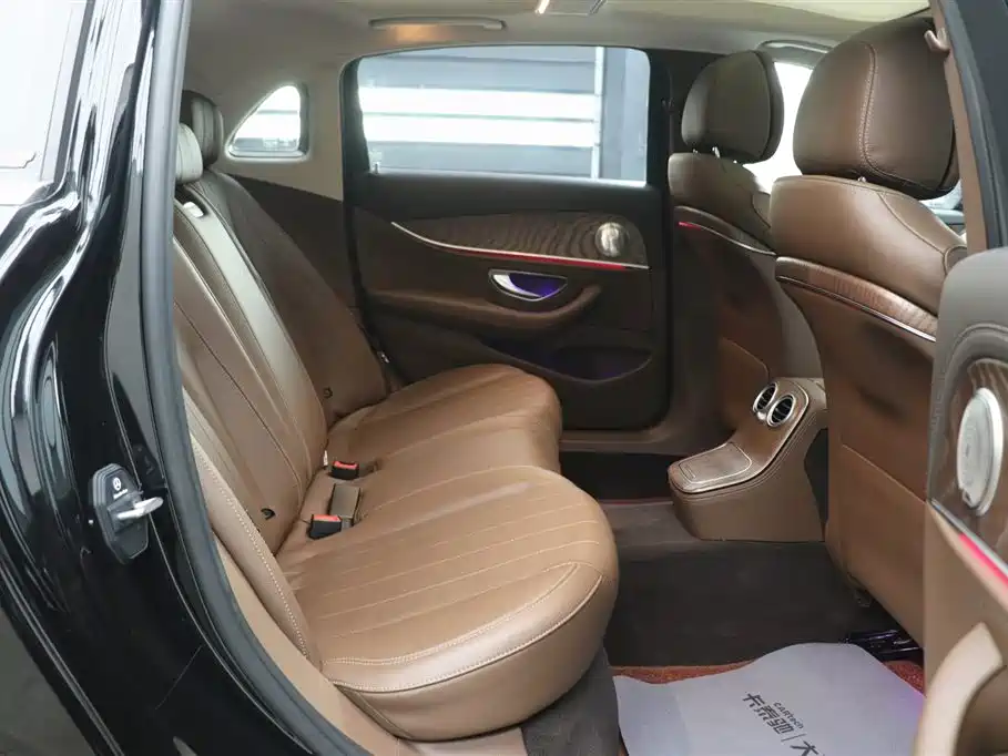 Mercedes-Benz E-Class 2023 E 300 L Fashion фото 25