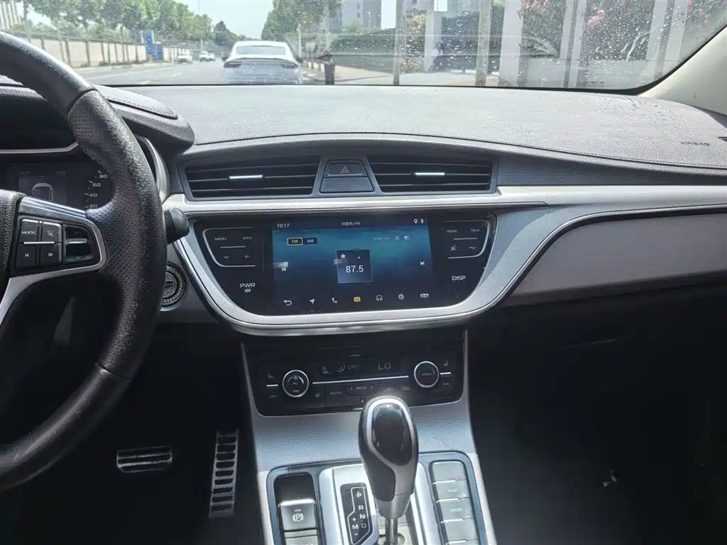Photo 6 - Geely Emgrand GS