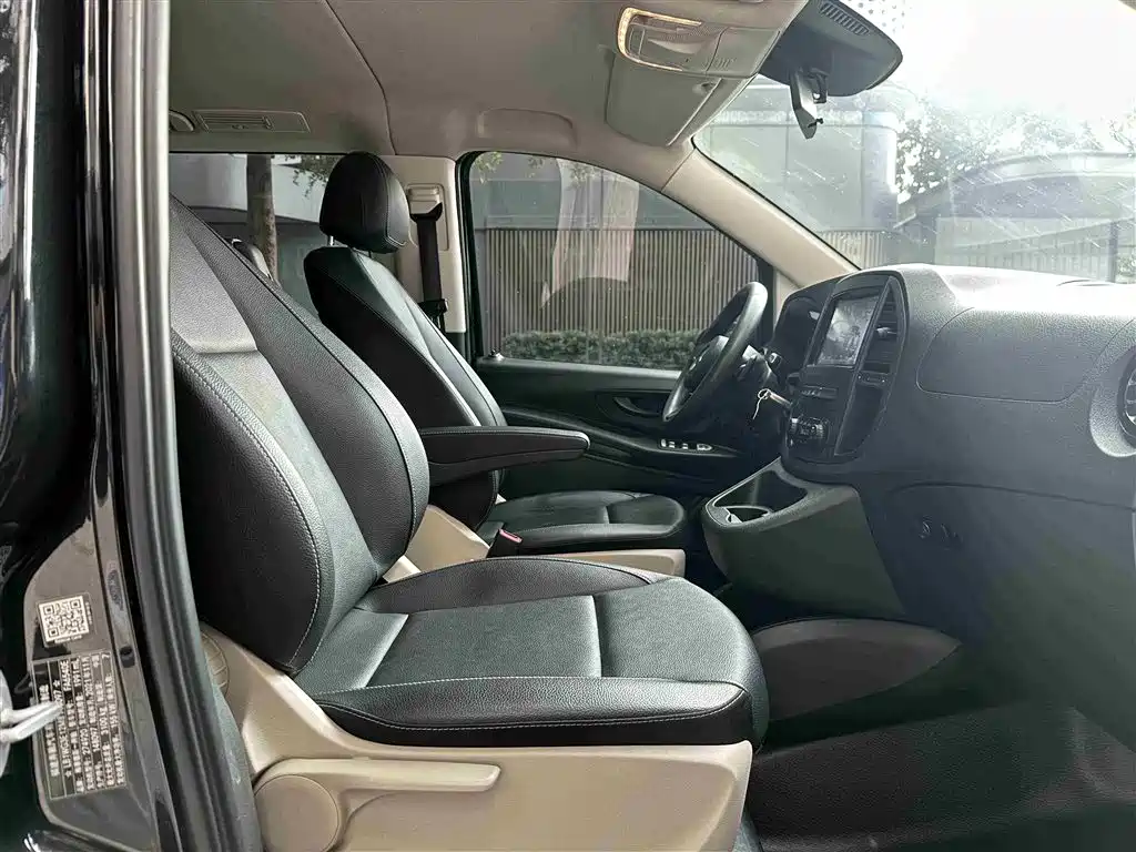 Mercedes-Benz Vito 2021 2.0T Elite 7-Seater фото 6