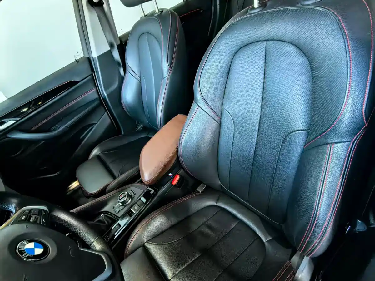 BMW X1 2018 xDrive20Li Premium Model фото 6