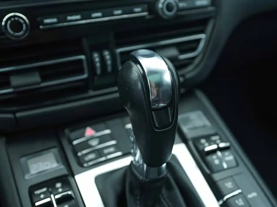 Porsche Macan 2020 Macan 2.0T фото 2