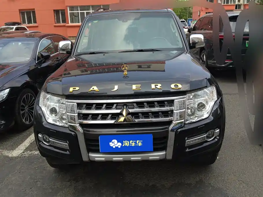 Mitsubishi Pajero (Import) 2019 3.0L Automatic Premium Edition фото 2