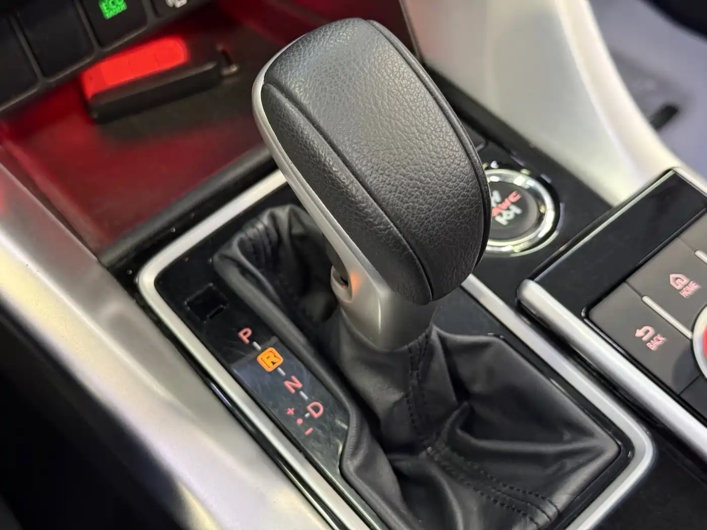 Mitsubishi Eclipse Cross 2021 1.5T CVT 4WD Passion Edition фото 13