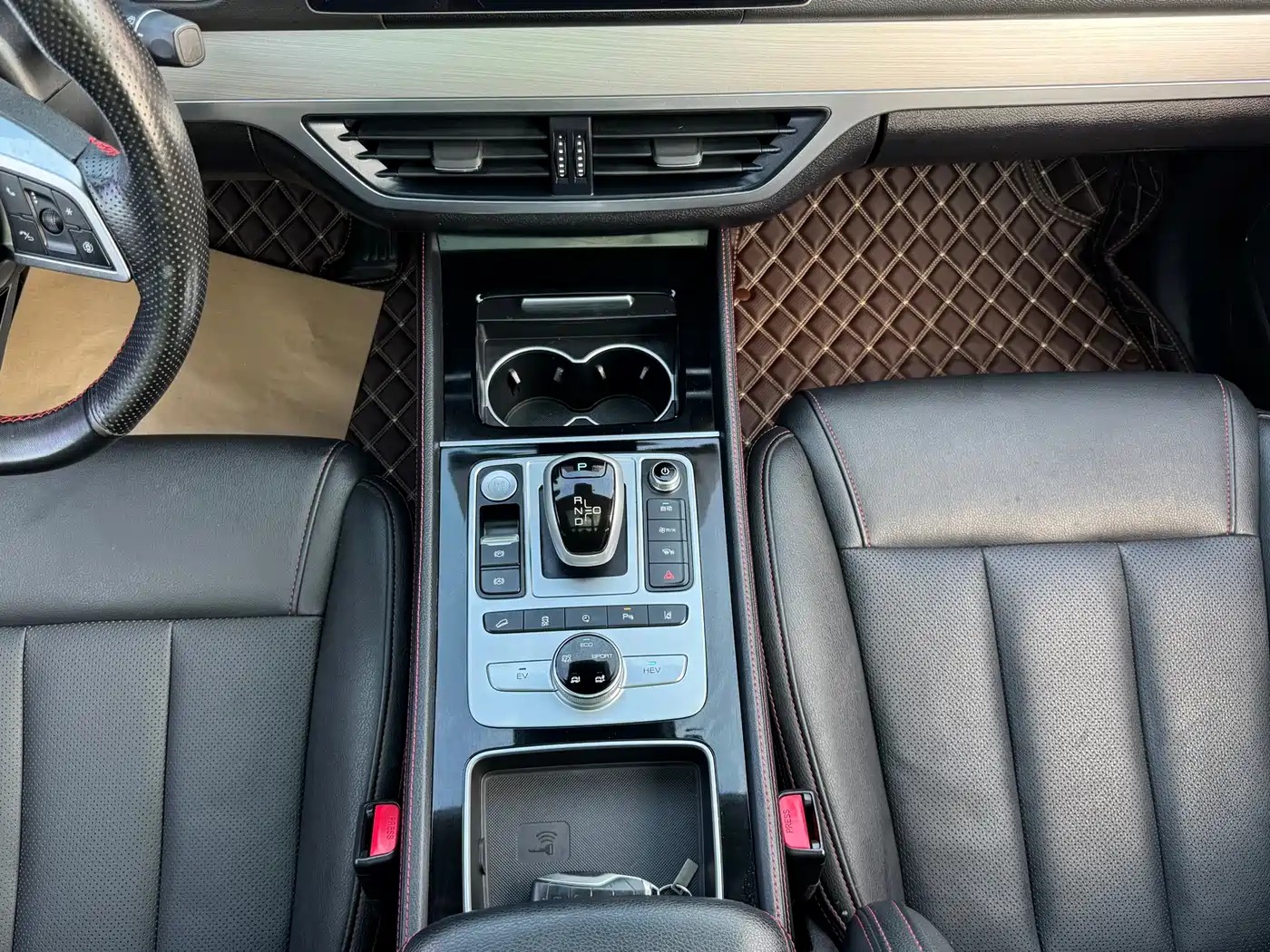 BYD Tang New Energy 2018 DM 2.0T AWD Smart Connection Enjoy Edition 7-Seater China V фото 14