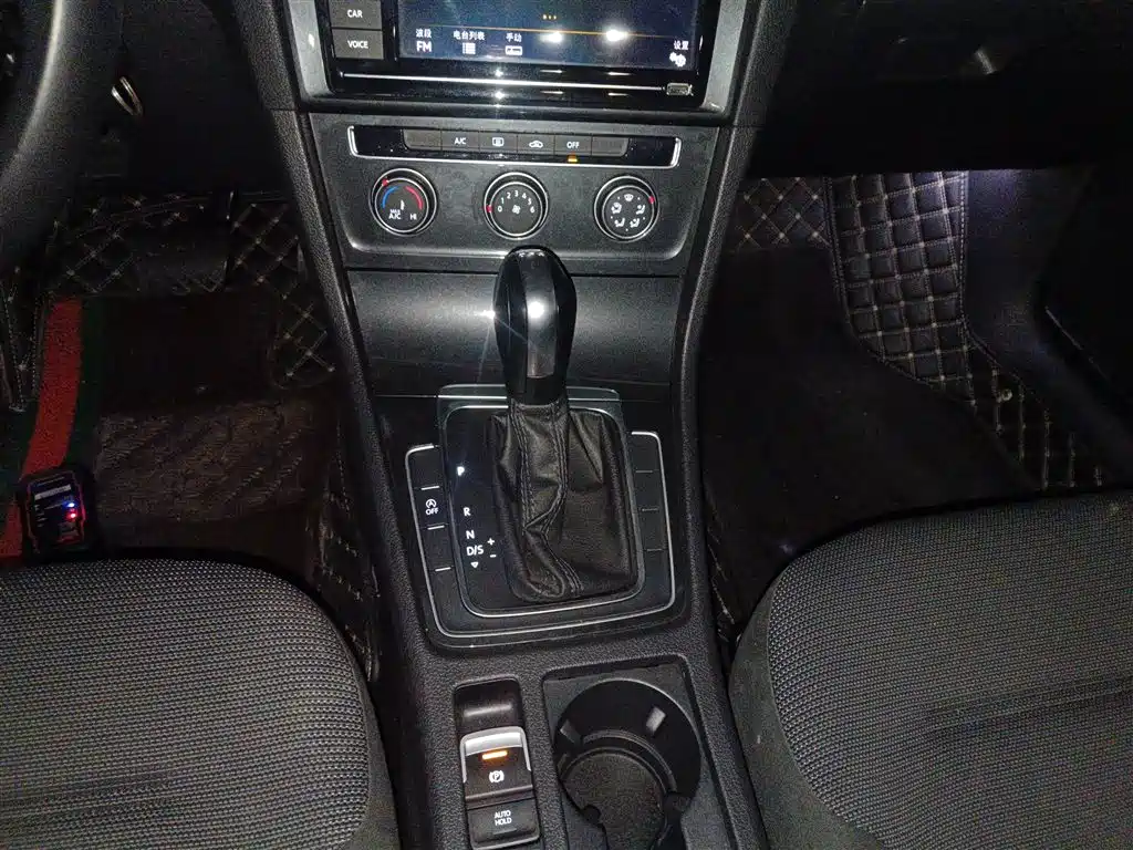 Volkswagen Golf 2019 280TSI DSG Comfort (China V) фото 11