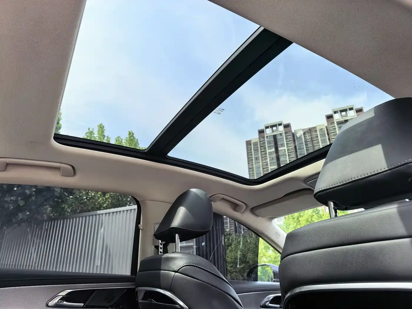 Hongqi H5 2024 1.5T DCT Smart Connect Flag Rhythm Edition фото 24