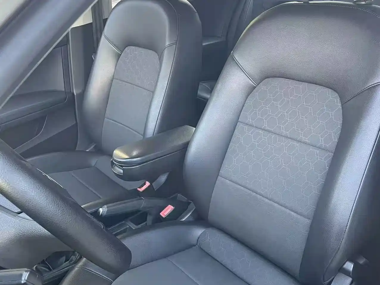 Volkswagen Santana 2013 1.6L Manual Comfort Edition фото 2