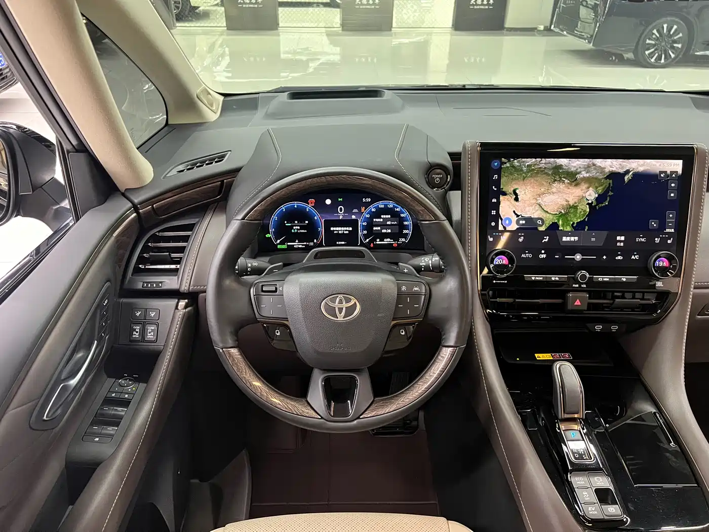 Toyota Alphard 2024 Hybrid 2.5L Ultimate Enjoyment Edition фото 19
