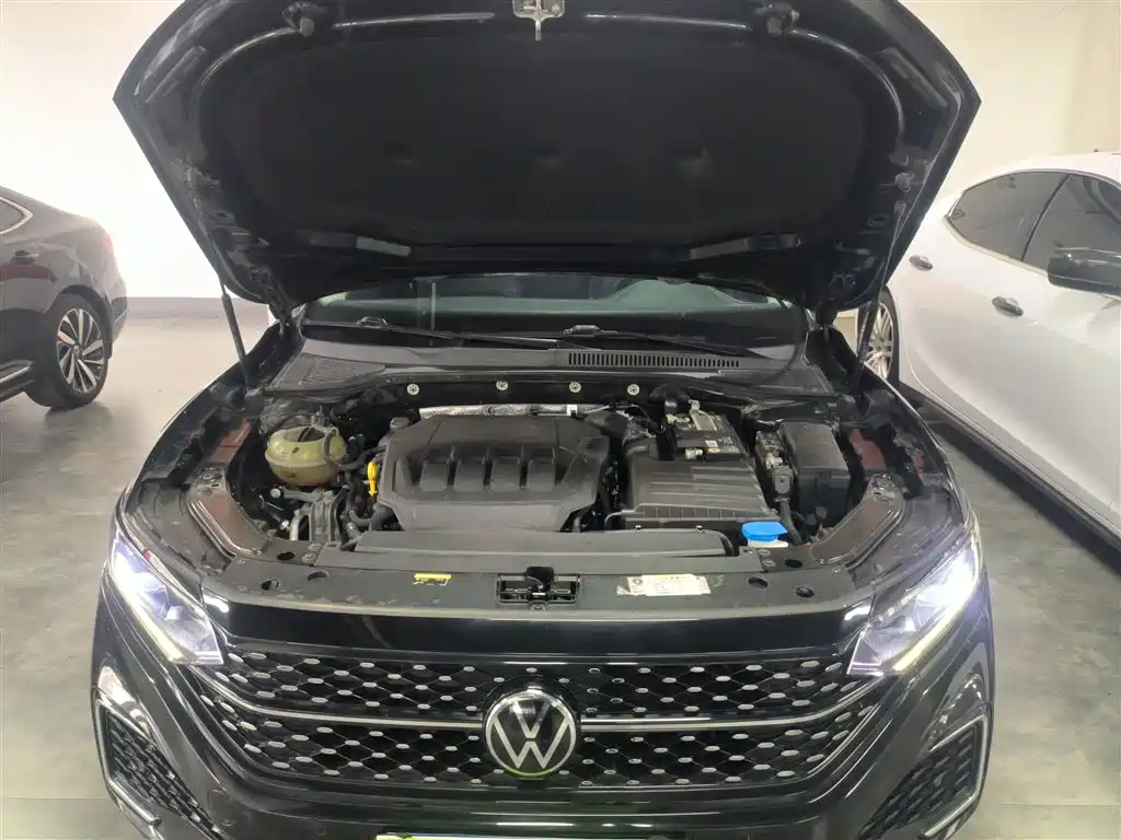 Volkswagen Passat 2023 330TSI Starlight Elite Edition фото 20