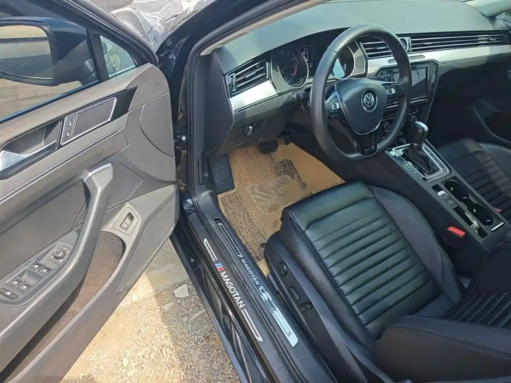 Volkswagen Magotan 2018 330TSI DSG Leading фото 16
