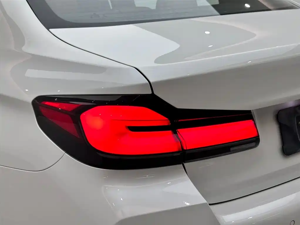 BMW 5 Series 2021 525Li M Sport Package фото 18