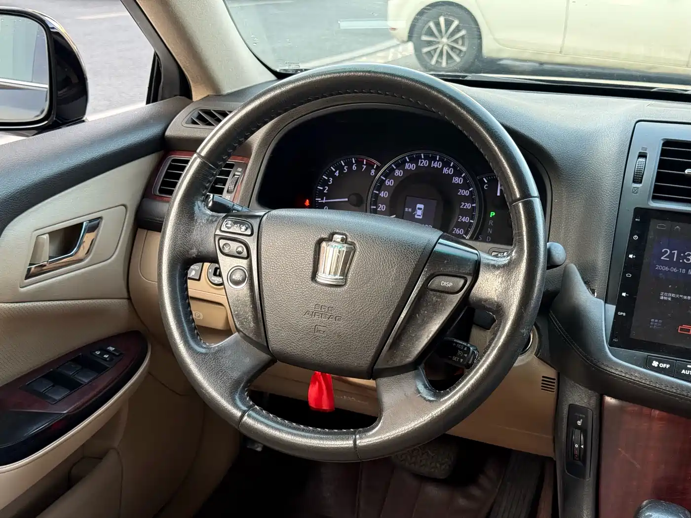 Toyota Crown 2011 2.5L Royal Leather Sunroof Special Edition фото 10