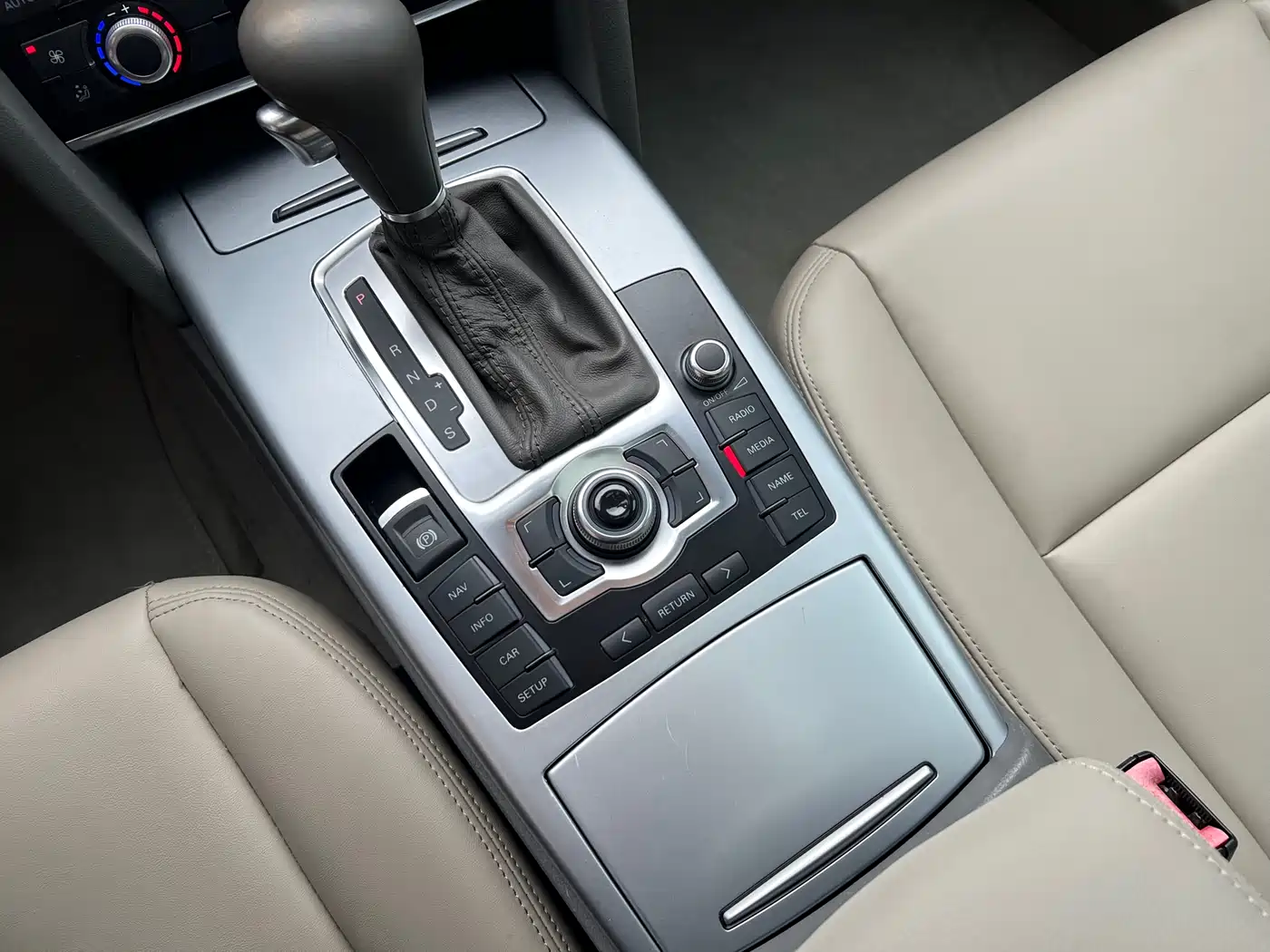 Audi A6L 2010 2010 2.0 TFSI Automatic Standard