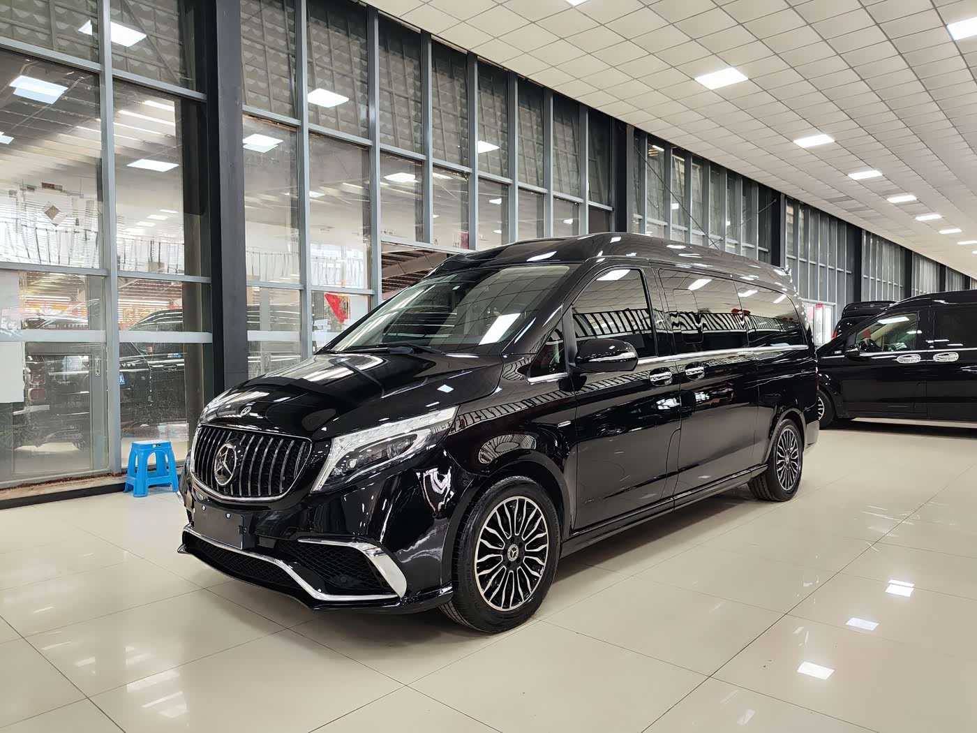 Mercedes-Benz V-Class
