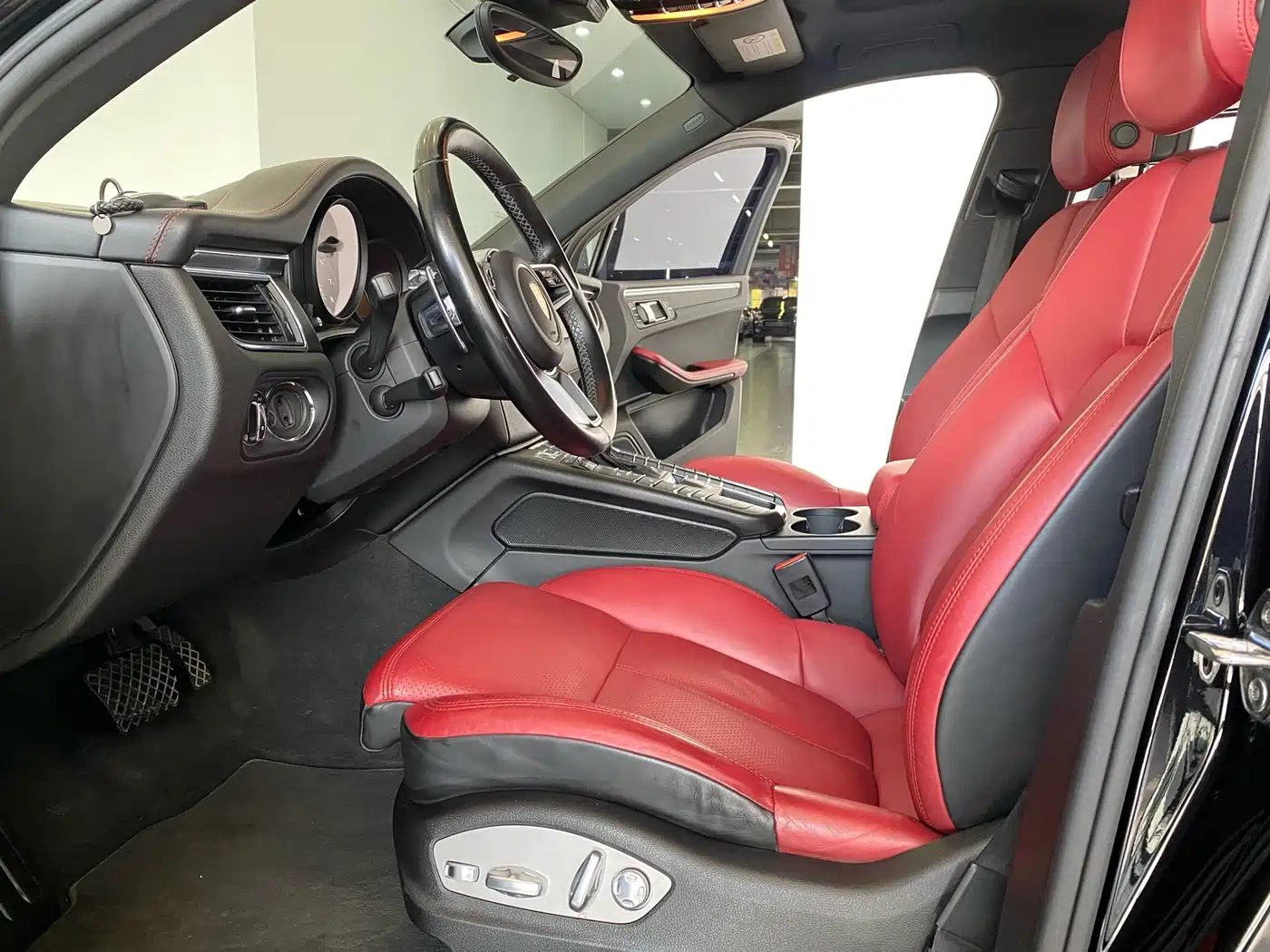 Porsche Macan 2017 Macan 2.0T фото 4