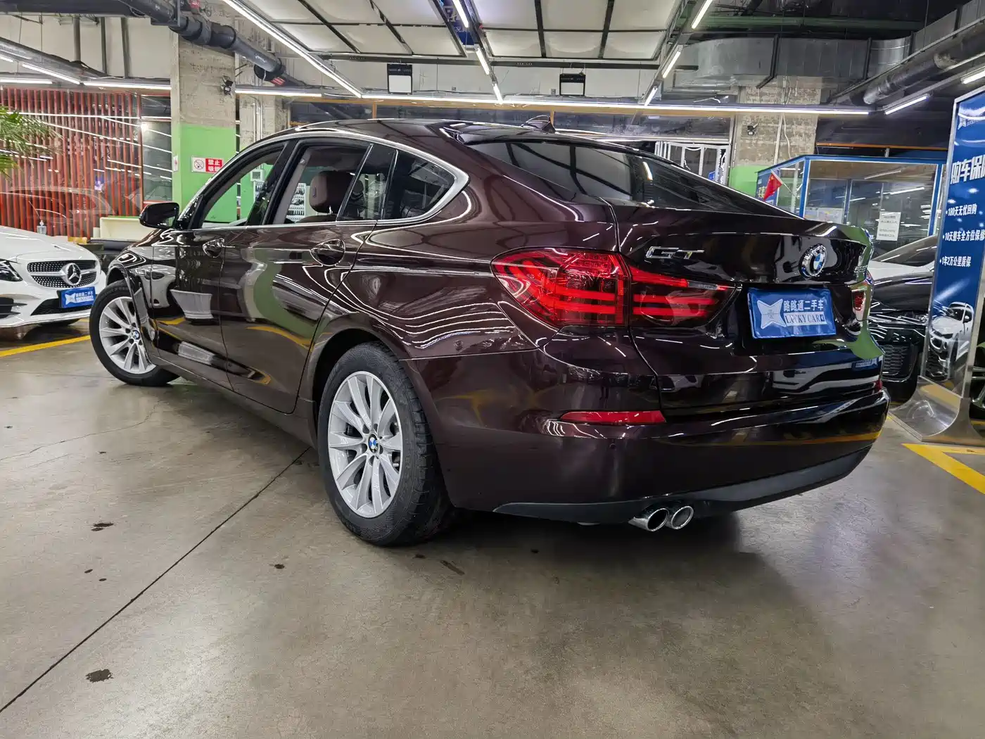 BMW 5 Series GT 2015 528i Leading фото 6