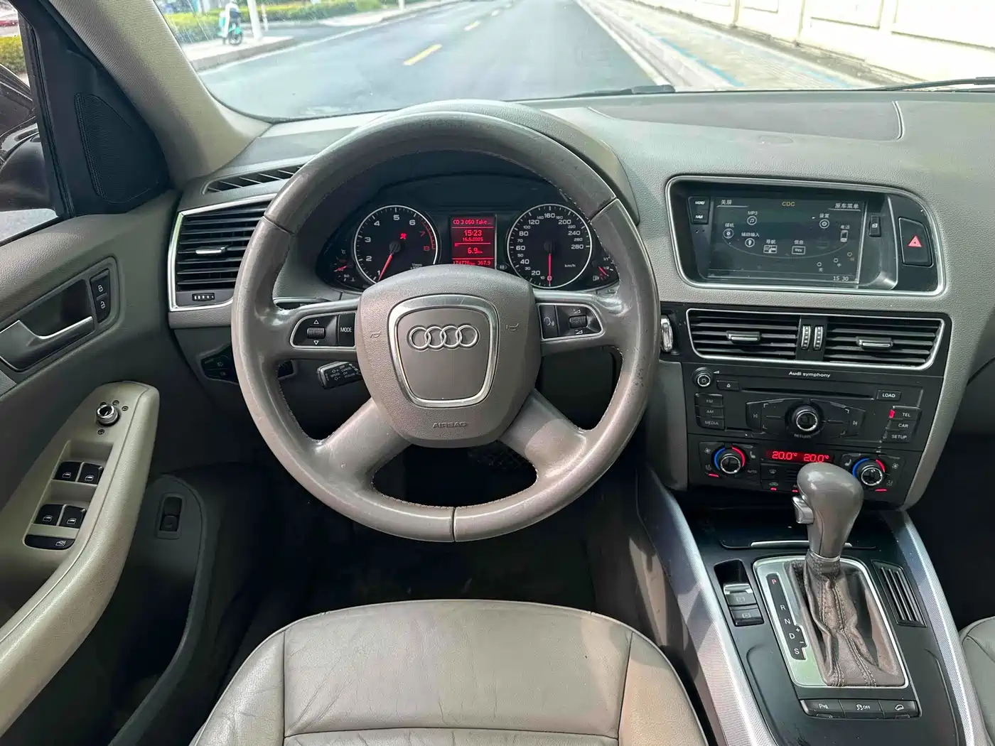 Audi Q5 2012 2.0TFSI Comfort фото 9