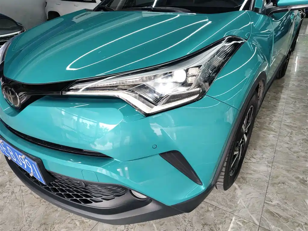 Toyota C-HR 2020 Model 2.0L Luxury фото 18