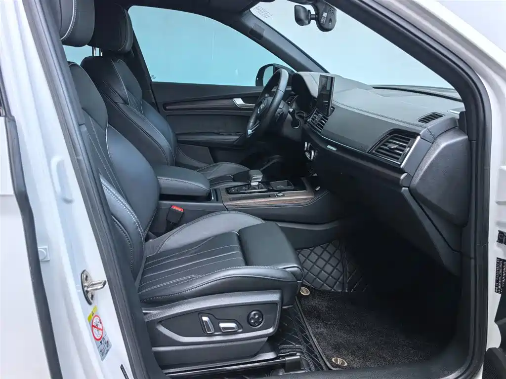 Audi Q5L 2024 Model 45 TFSI Premium Dynamic фото 14
