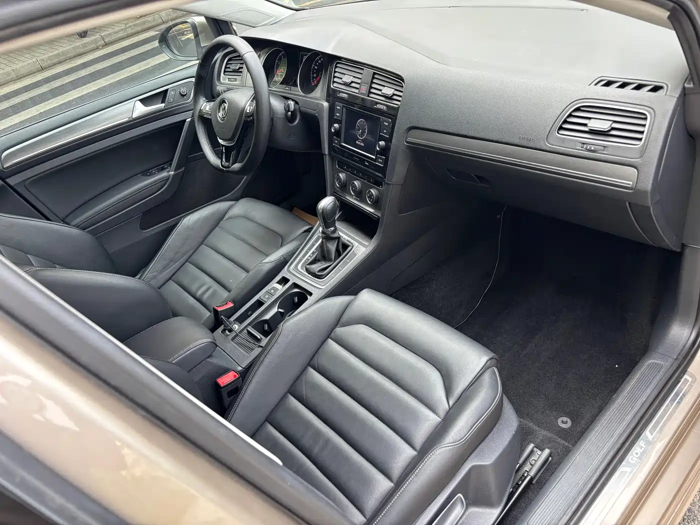 Volkswagen Golf 2016 230TSI Automatic Luxury фото 8