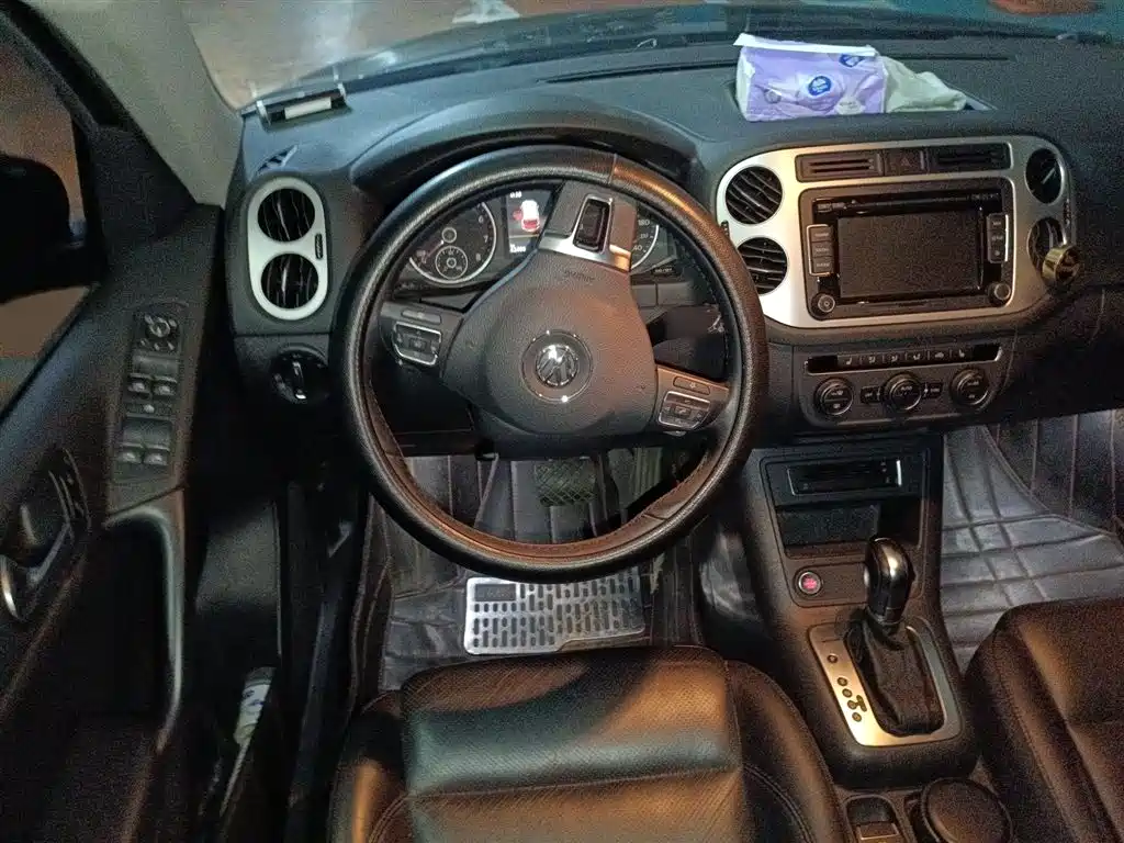 Volkswagen Tiguan 2015 2.0TSI Automatic 4WD Luxury фото 3