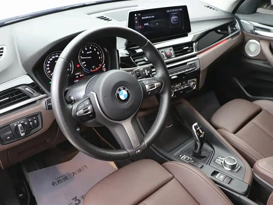 BMW X1 2022 sDrive25Li Leading фото 18