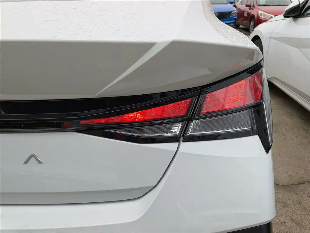 MODERN ELANTRA