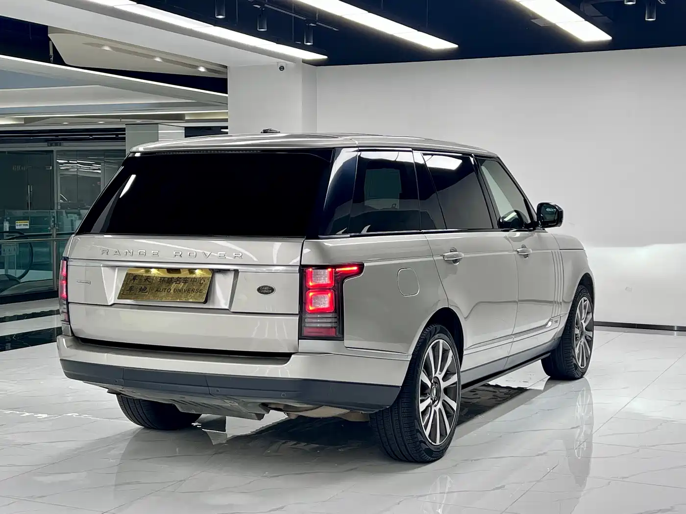 Land Rover Range Rover 2016 5.0 SC V8 AB Ultimate Autobiography LWB фото 7