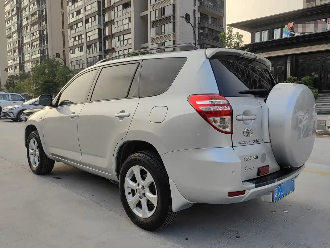 Toyota RAV4 Rongfang 2011 2.0L Automatic Classic Edition фото 12