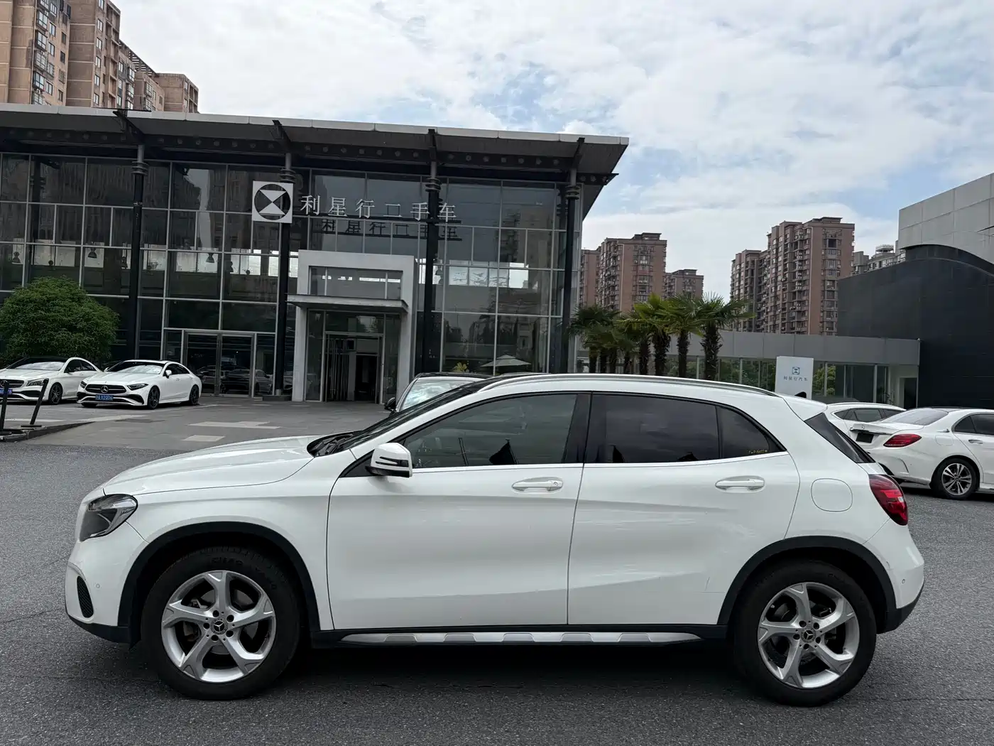 Mercedes-Benz GLA 2018 GLA 200 Dynamic фото 3