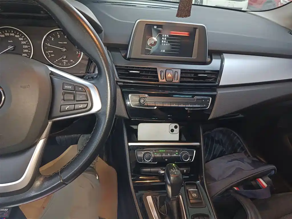 BMW 2 Series Touring 2016 218i Fashion Model фото 9