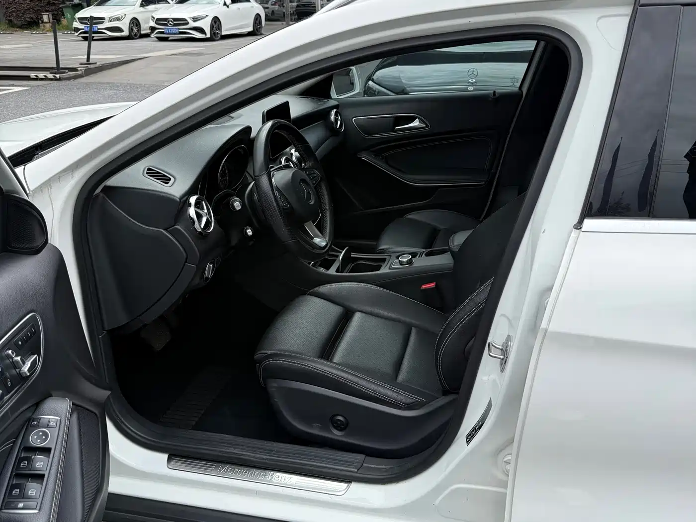 Mercedes-Benz GLA 2018 GLA 200 Dynamic фото 7