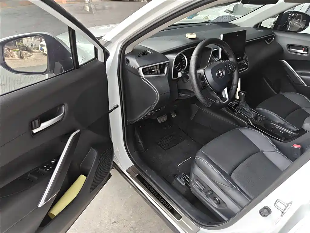 Toyota Frontlander 2022 2.0L CVT Luxury PLUS Edition фото 12