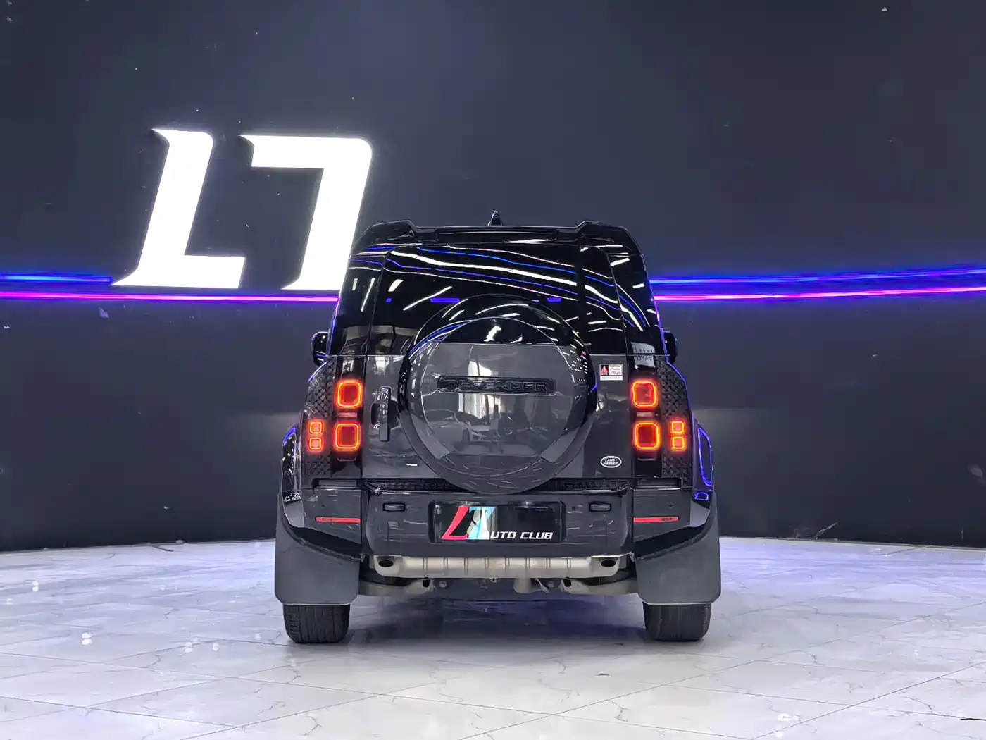 Land Rover Defender 2023 Model 110 3.0T P400 X-DYNAMIC HSE фото 6