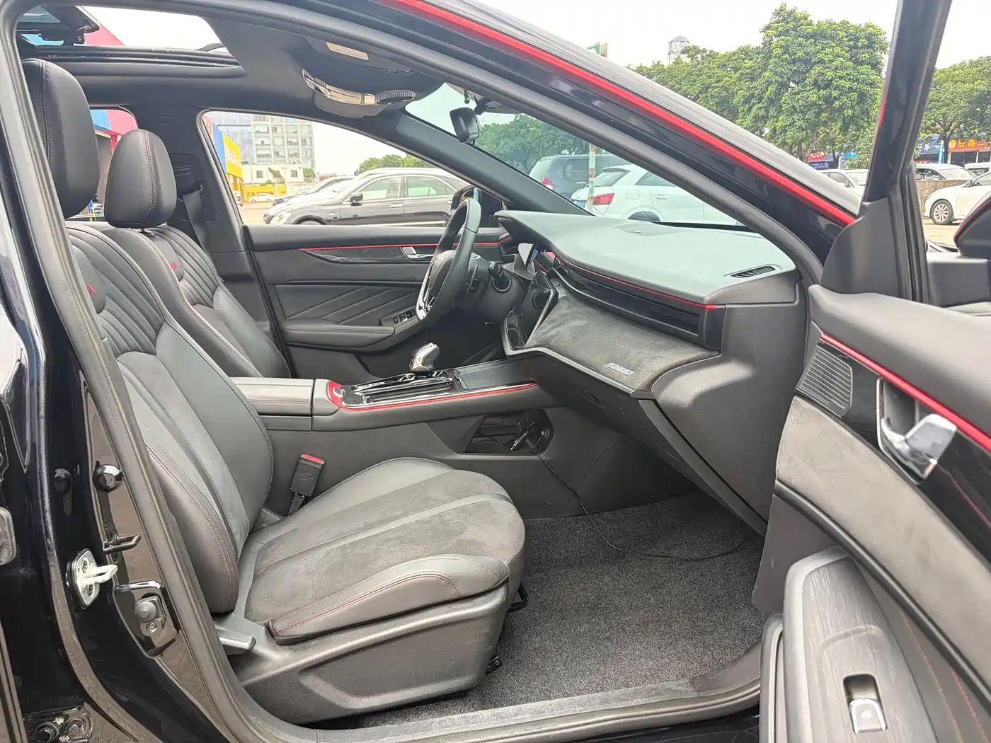 Dongfeng Aeolus Yixuan MAX 2022 2021 1.5T Dark Night Edge