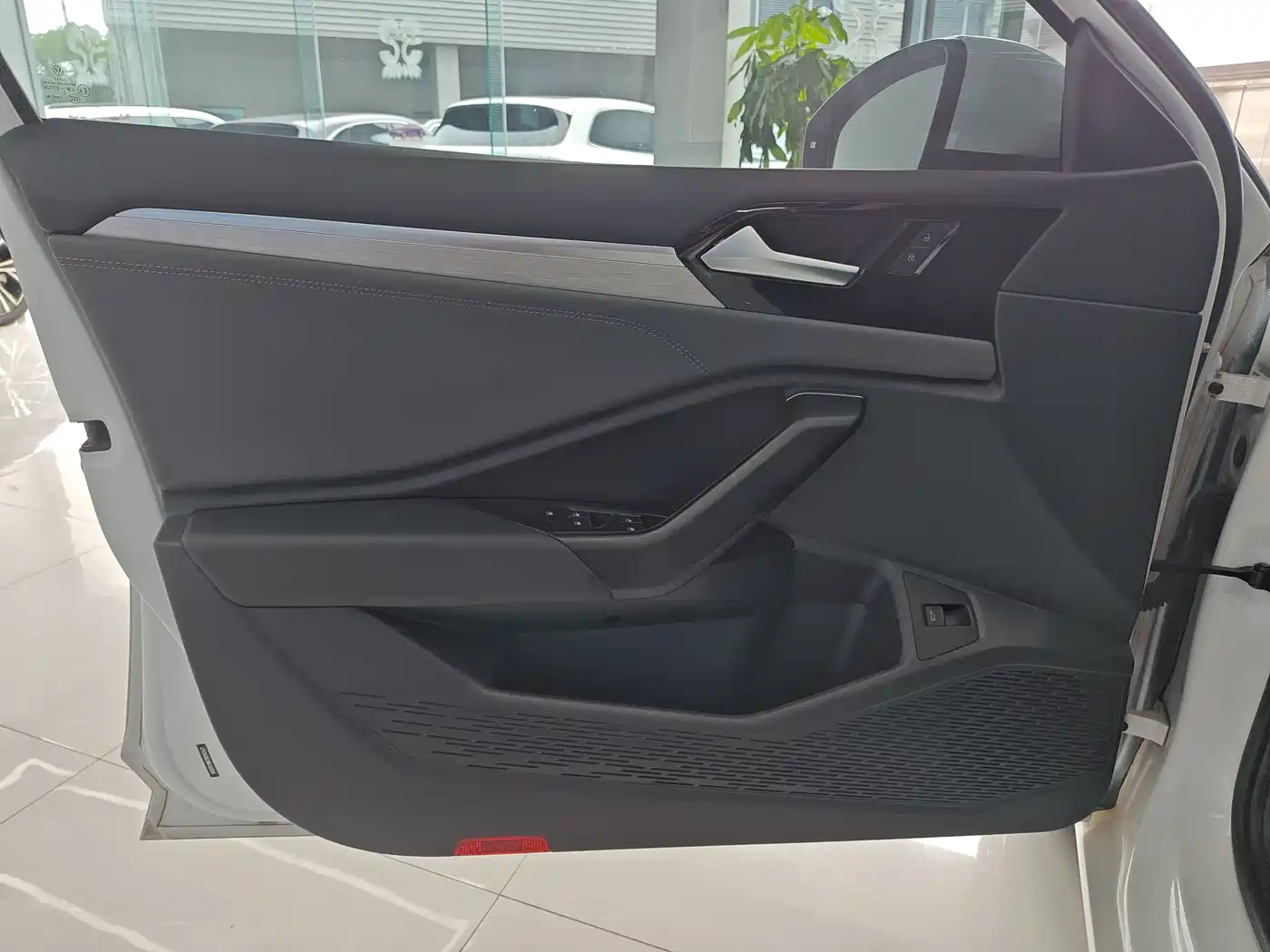 Volkswagen Sagitar 2021 280TSI DSG Surpassing Edition фото 15