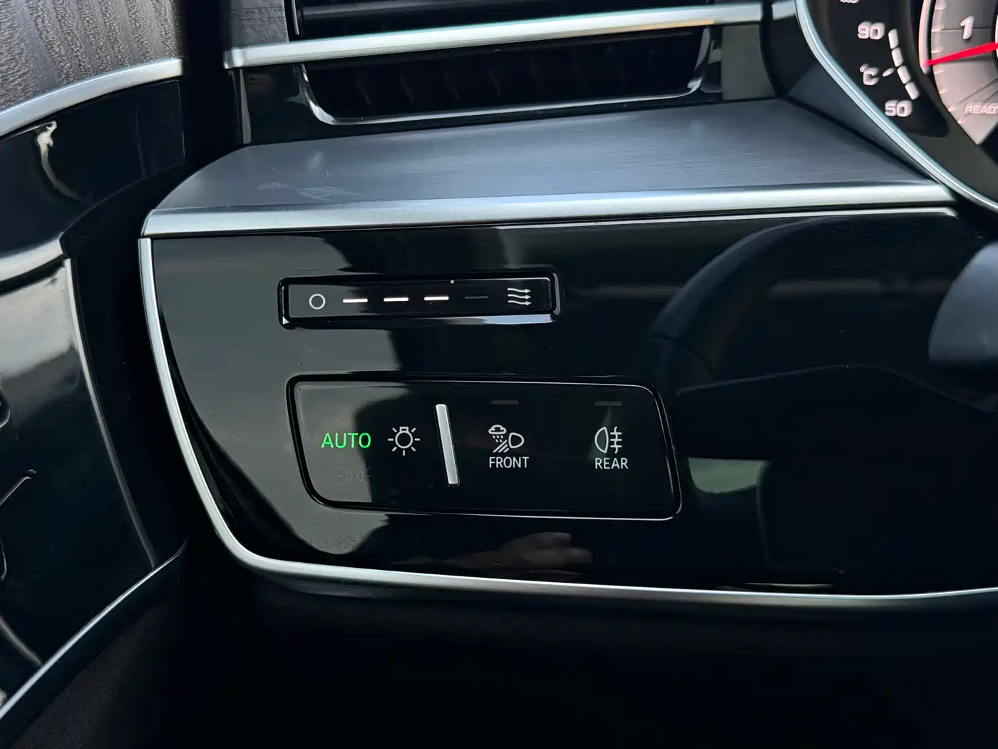Audi A8 2022 A8L 50 TFSI quattro Comfort Collector's Edition фото 16