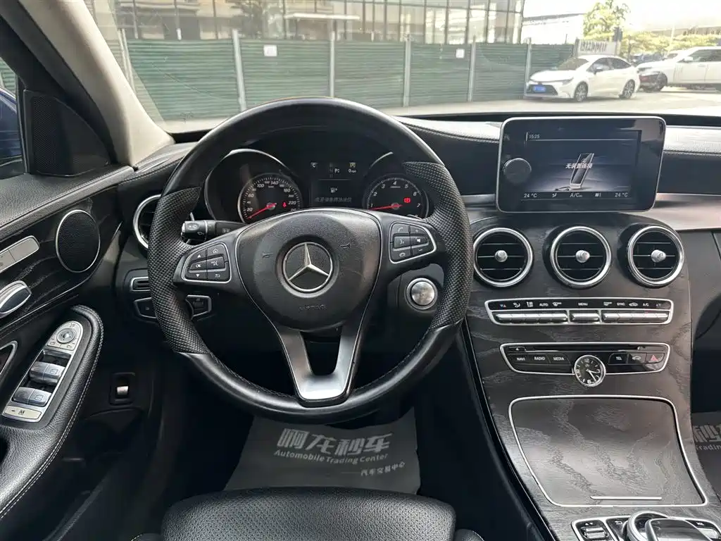 Mercedes-Benz C-Class 2017 C 200 L Sport фото 30