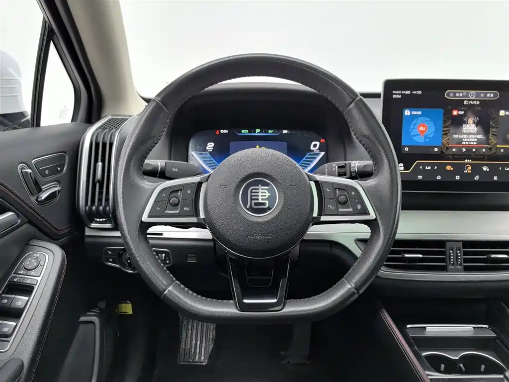 BYD Tang New Energy 2018 DM 2.0T AWD Smart Connection Enjoy Edition 7-Seater China V фото 11