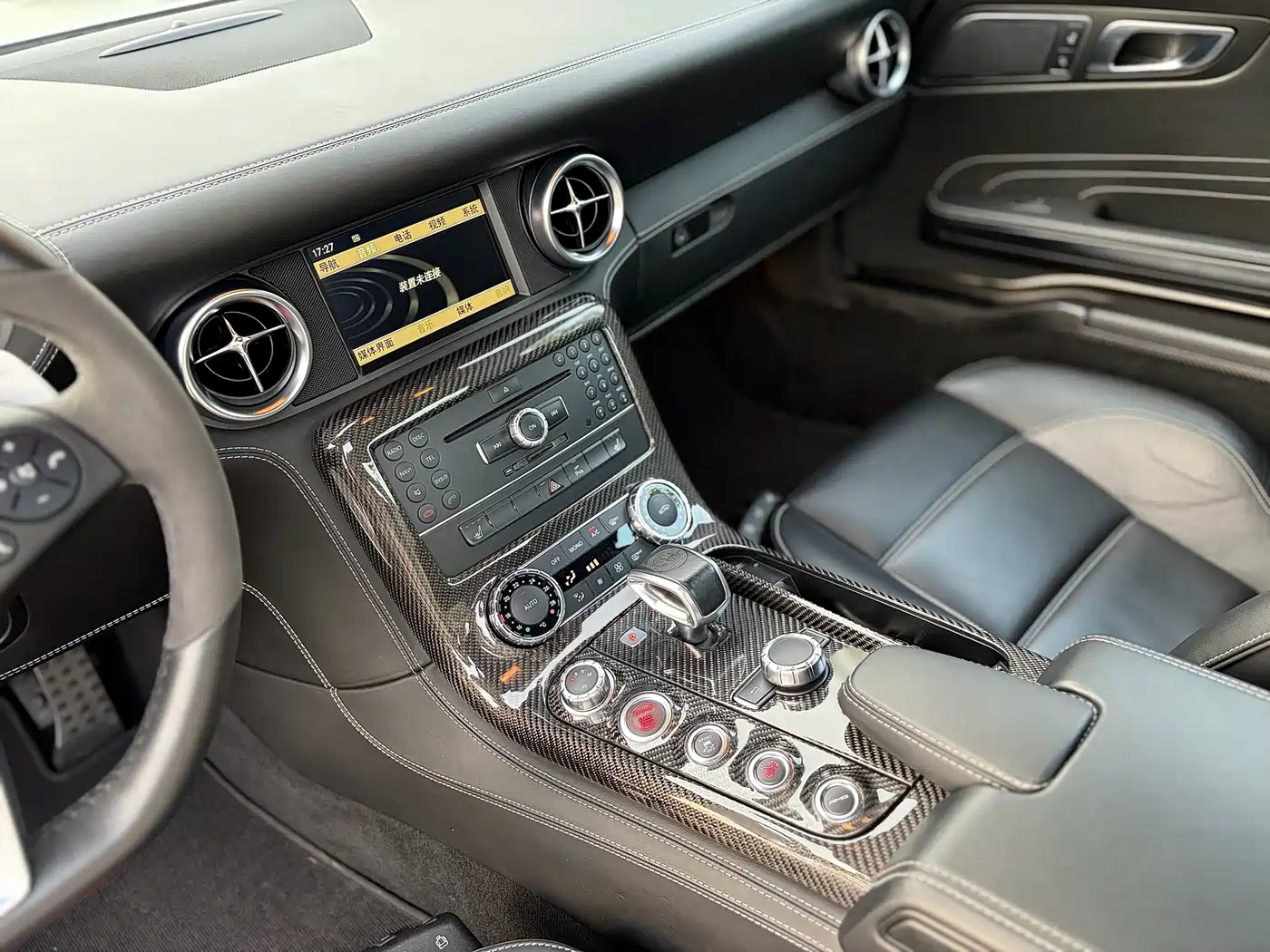 Mercedes-Benz SLS AMG 2011 SLS AMG фото 11