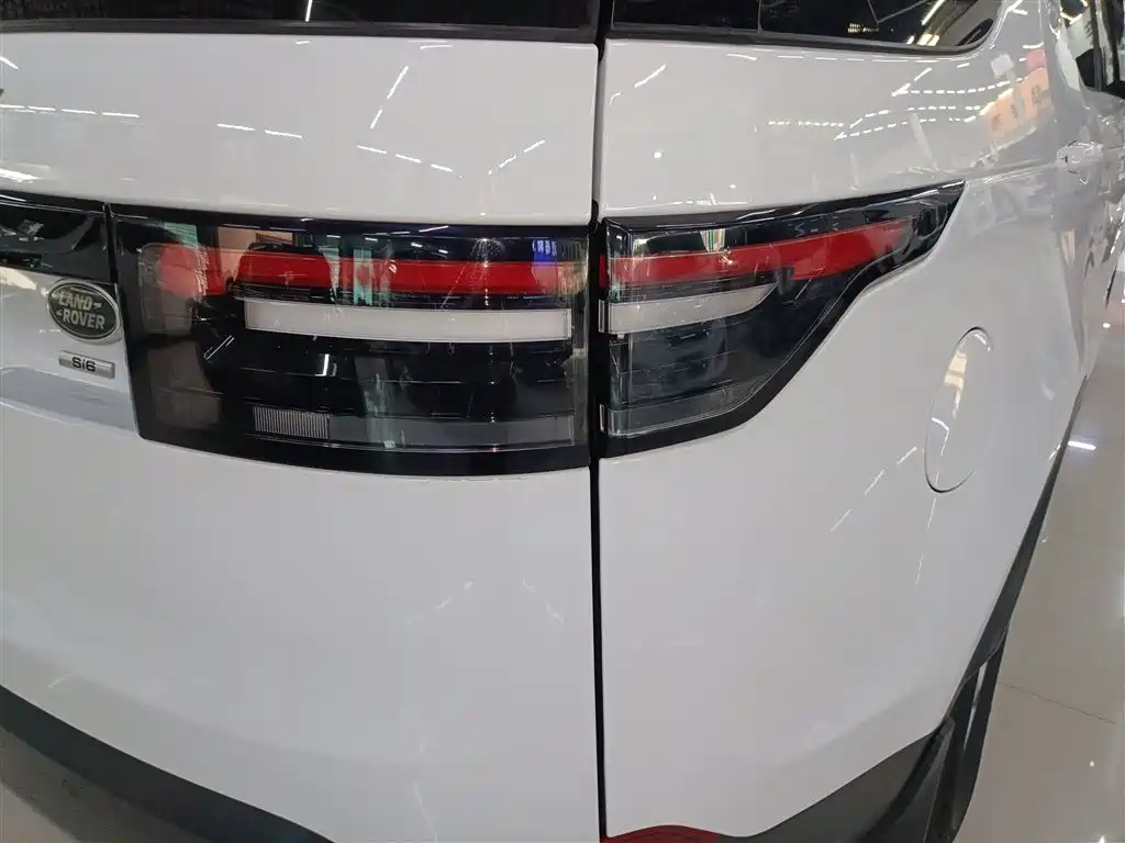 Land Rover Discovery 2017 3.0 SC V6 SE фото 24