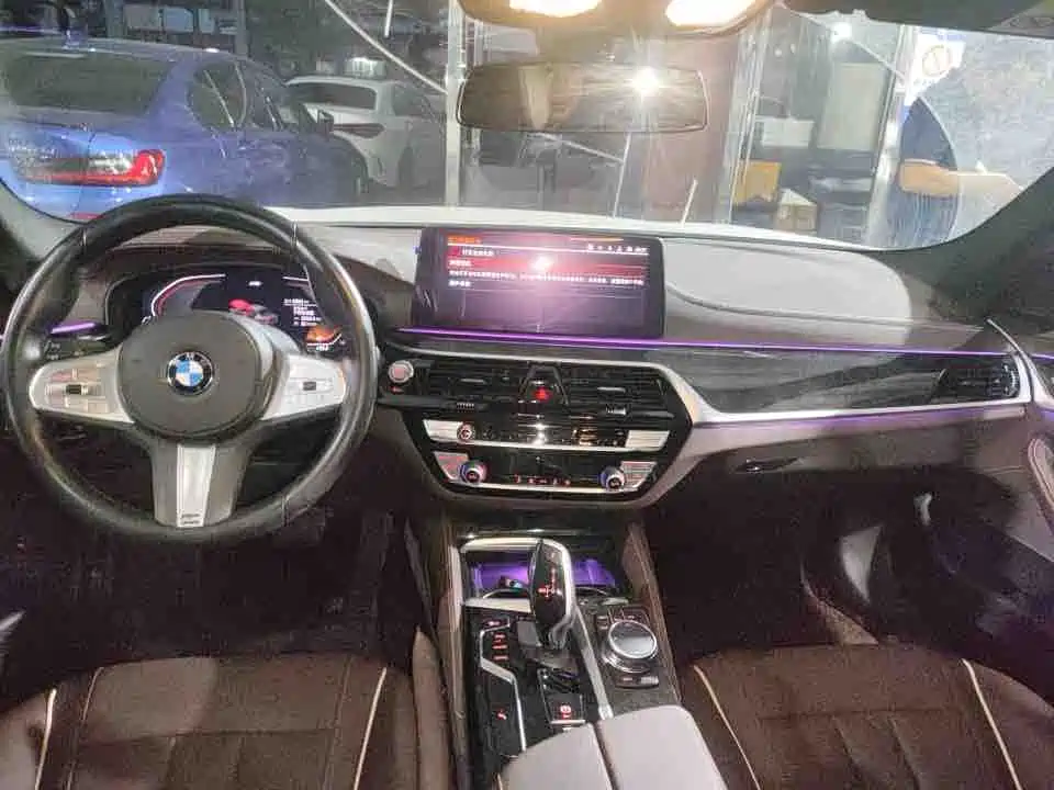 BMW 5 Series 2022 Model Second Facelift 525Li M Sport Package фото 7