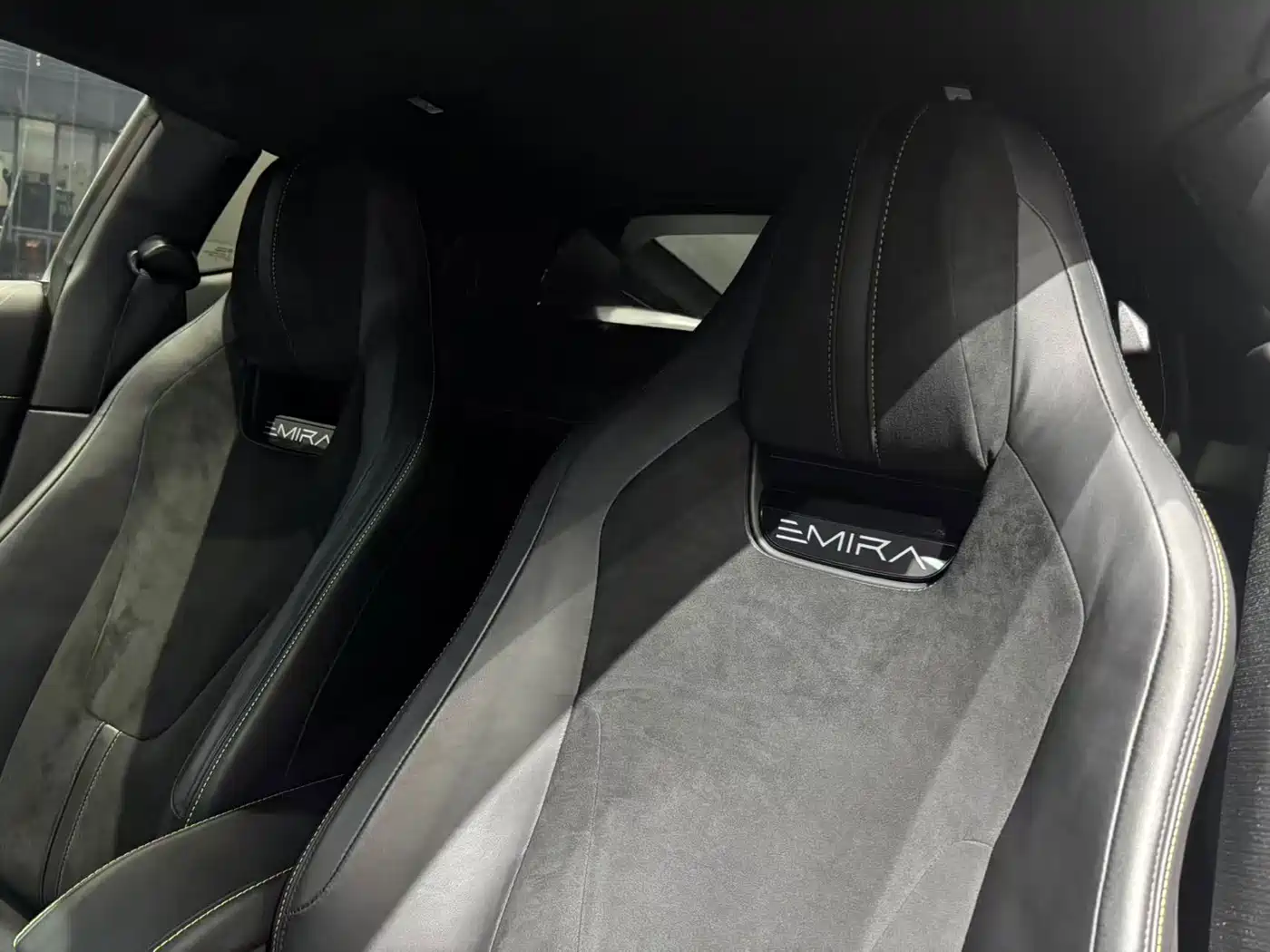 Lotus Cars EMIRA 2021 2.0T DCT First Edition фото 4