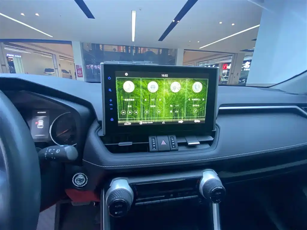 Toyota Wildlander 2022 2.0L CVT FWD Luxury Edition фото 14